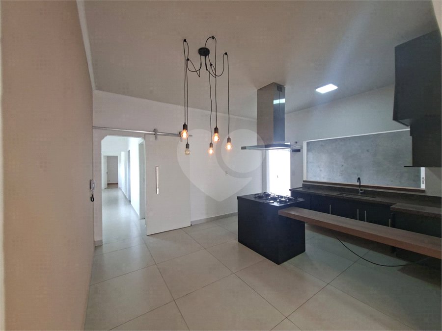 Casa à venda ou para alugar com 3 quartos, sendo 1 suíte, em Vila Aparecida, Itapetininga, SP