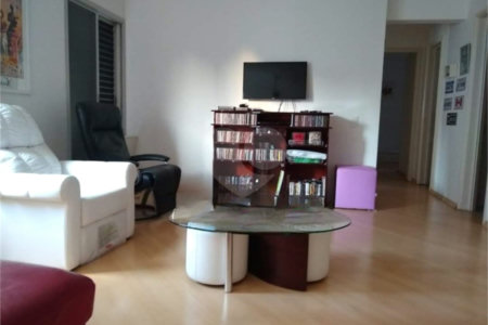 Apartamento à venda com 2 quartos em Moema, São Paulo, SP