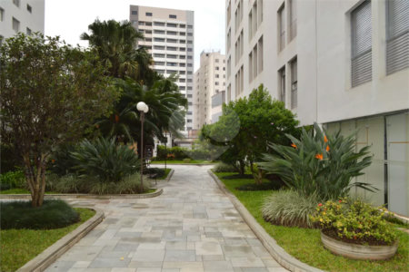Apartamento à venda com 3 quartos, sendo 1 suíte,  em Vila Mariana, São Paulo, SP