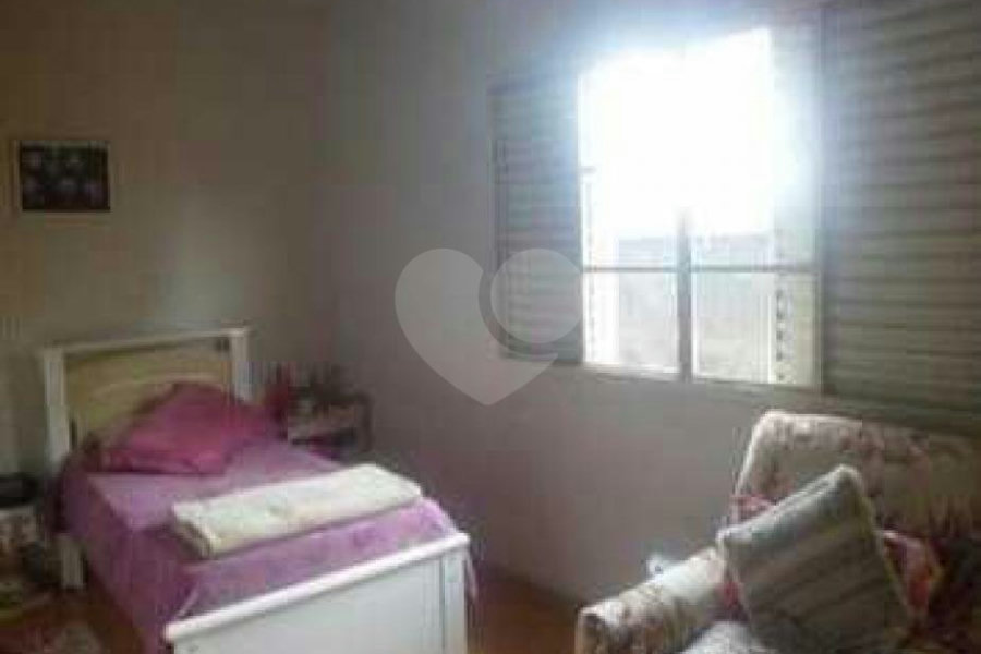 Casa à venda com 2 quartos, sendo 1 suíte, no condomínio Travessa Carmem Lúcia Carneiro,88, São Paulo - SP