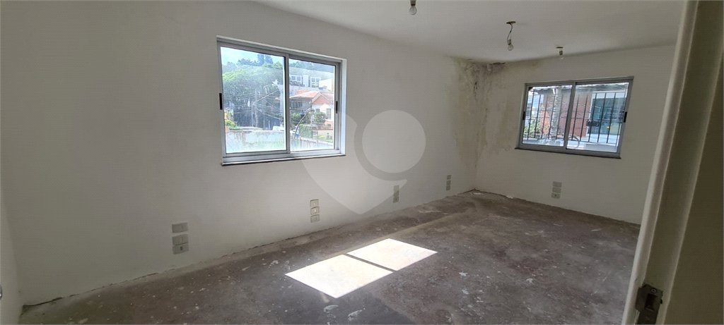 Sobrado à venda com 8 quartos em Vila Tramontano, São Paulo, SP