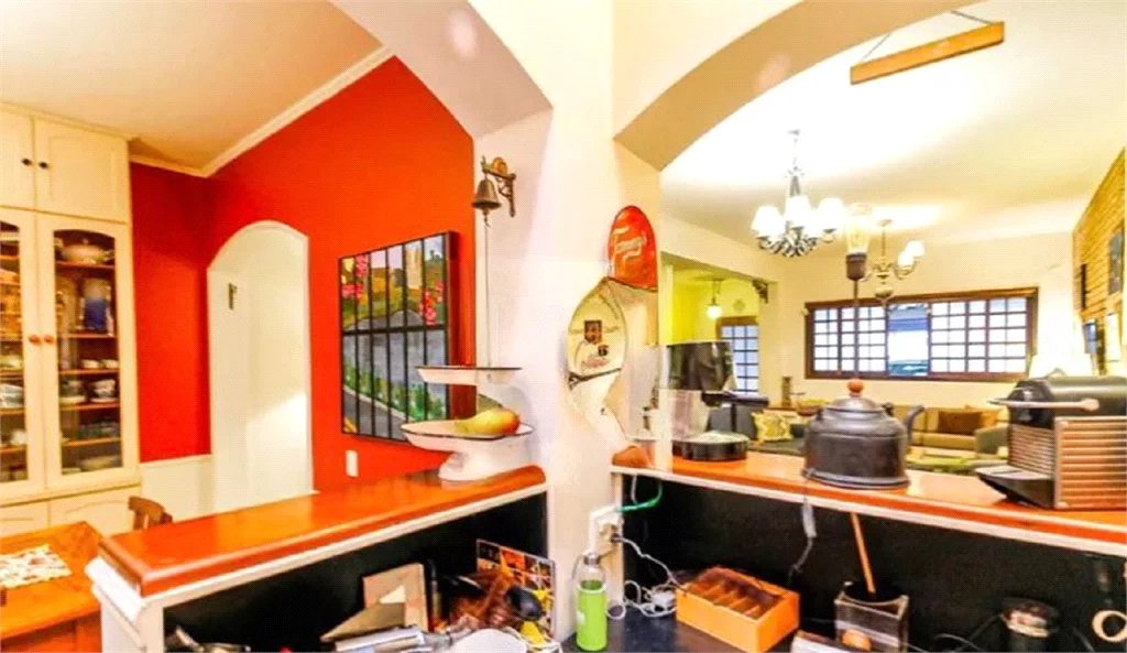 Sobrado à venda com 4 quartos, sendo 1 suíte, em Vila Cordeiro, São Paulo, SP