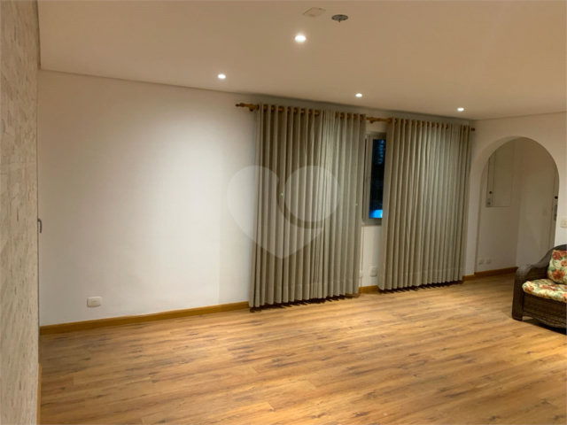 Apartamento à venda com 3 quartos, sendo 1 suíte,  em Vila Nova Conceição, São Paulo, SP