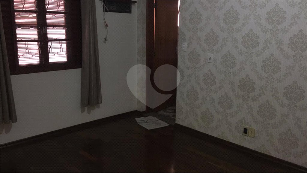 Sobrado à venda com 6 quartos, sendo 3 suítes, em Jardim Refúgio, Sorocaba, SP