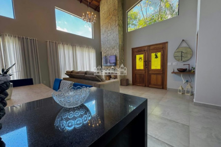 Casa à venda com 4 suítes no condomínio Portal Ouro Verde, Atibaia - SP