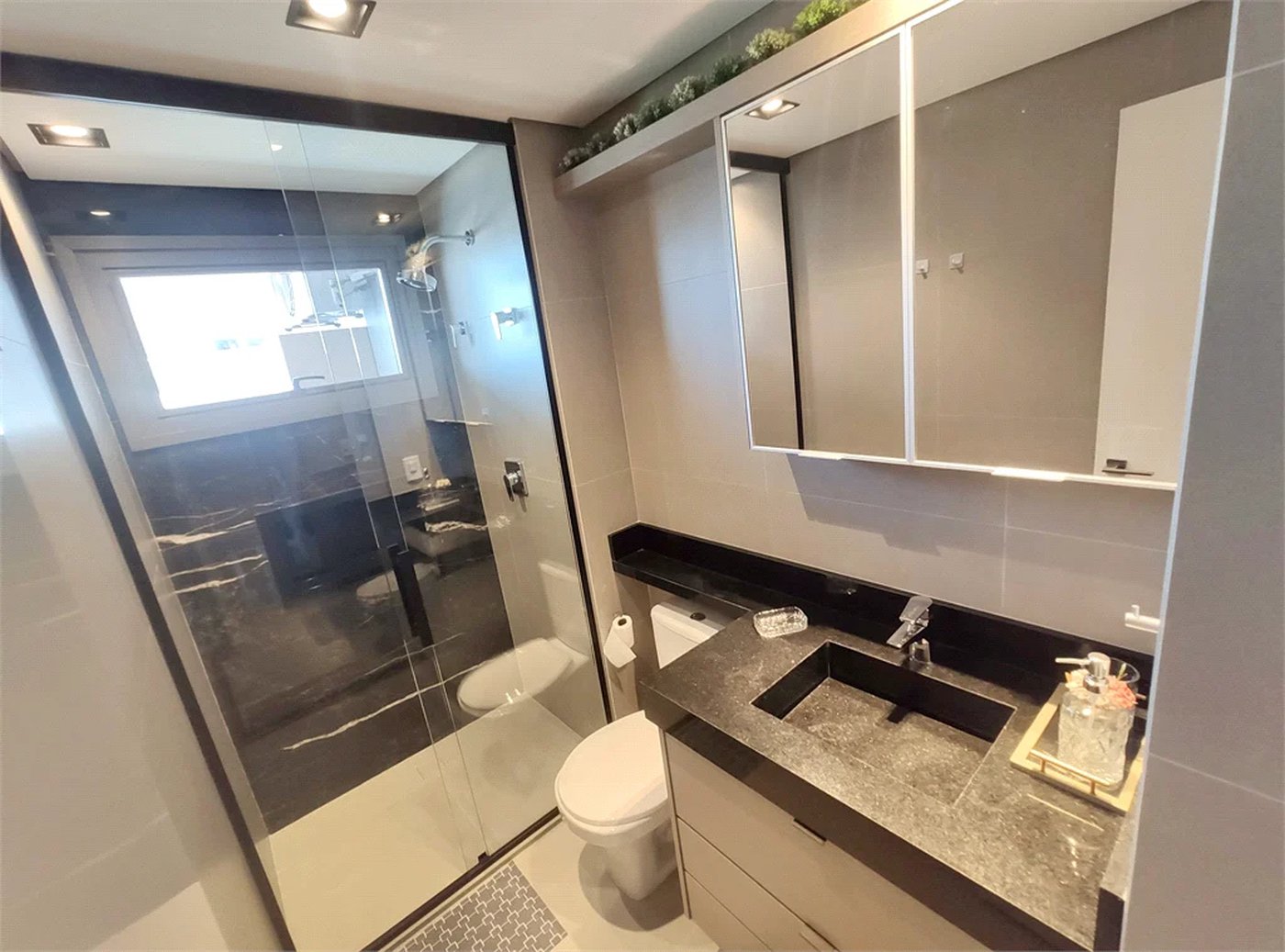 Apartamento à venda ou para alugar com 1 suíte em Pinheiros, São Paulo, SP