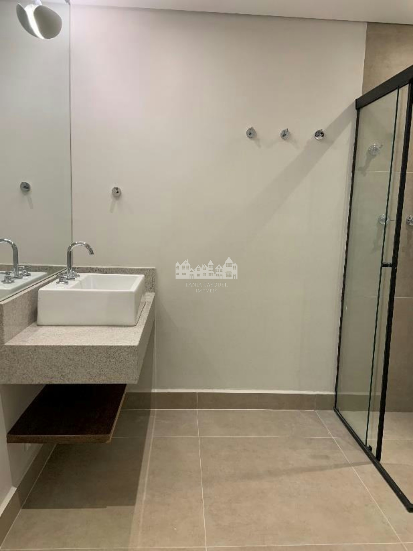 Casa à venda ou para alugar com 3 suítes no condomínio Estância Parque Atibaia, Atibaia - SP