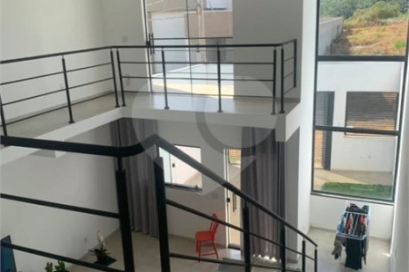 Casa à venda com 3 quartos, sendo 1 suíte, em Vila Modesto, Paraibuna, SP