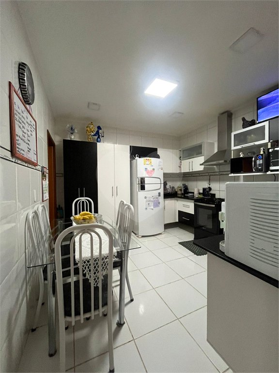 Casa à venda com 4 quartos, sendo 1 suíte, em Vila Santa Maria (vila Xavier), Araraquara, SP