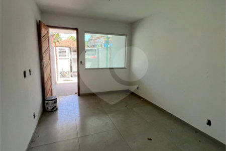 Casa à venda com 2 quartos, sendo 1 suíte, no condomínio Residencial Marlene Correia, Rio de Janeiro - RJ