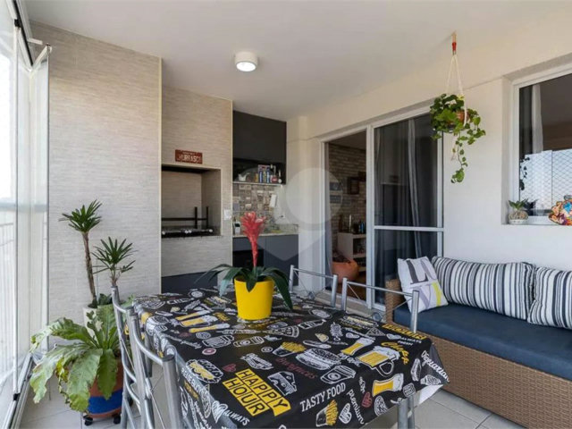 Apartamento à venda com 3 quartos, sendo 1 suíte,  em Saúde, São Paulo, SP