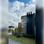 Casa à venda com 3 quartos, sendo 1 suíte,  no condomínio Terras do Vale, Caçapava - SP