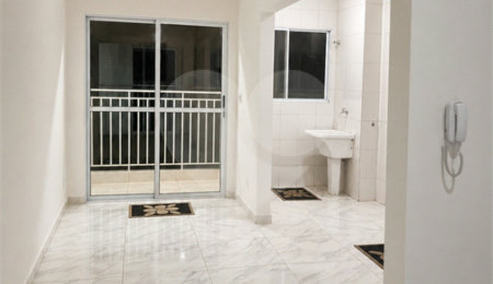 Apartamento à venda com 2 quartos no Centro-sul, Várzea Grande, MT