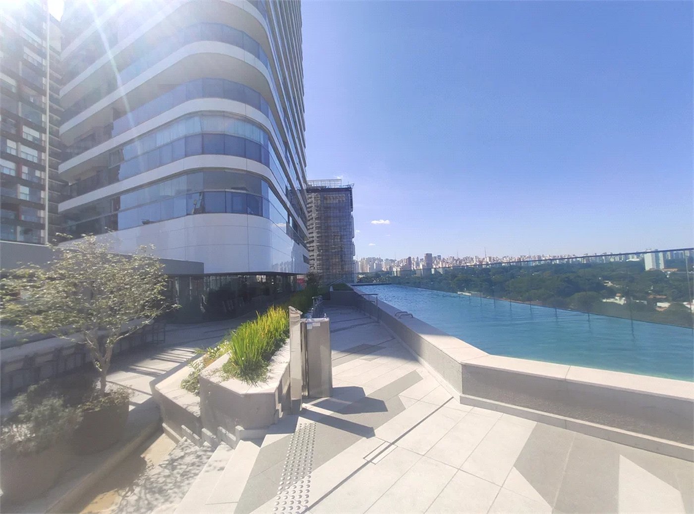 Apartamento à venda ou para alugar com 1 suíte em Pinheiros, São Paulo, SP