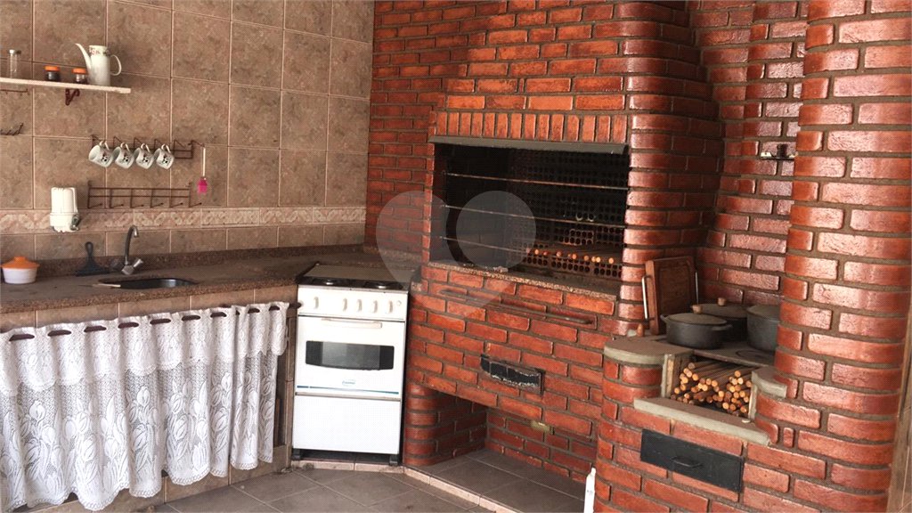 Sobrado à venda com 6 quartos, sendo 3 suítes, em Jardim Refúgio, Sorocaba, SP