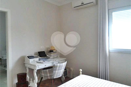 Casa à venda com 4 suítes no condomínio Chácara das Rosas, São Paulo - SP