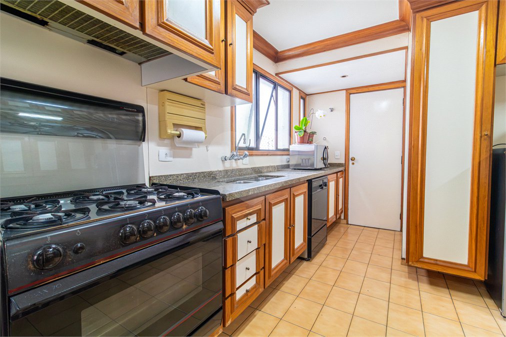 Duplex à venda com 4 quartos, sendo 3 suítes, em Campo Belo, São Paulo, SP