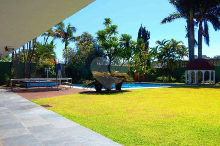 Sobrado à venda com 6 suítes em Jardim Cordeiro, São Paulo, SP
