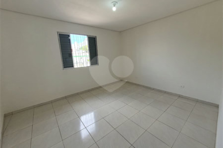 Sobrado à venda ou para alugar com 2 quartos em Vila Marieta, São Paulo, SP
