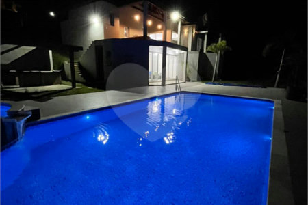 Casa à venda com 4 suítes no condomínio Jardim das Palmeiras, Bragança Paulista - SP