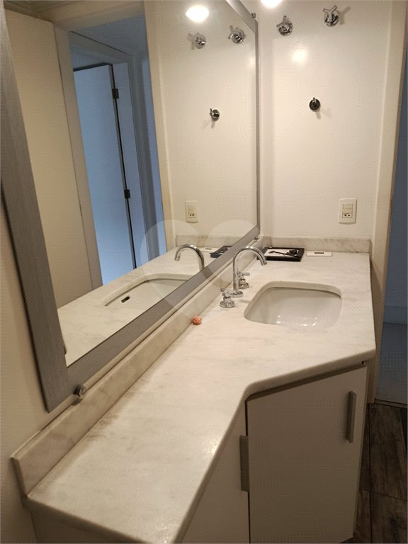 APARTAMENTO NO CAMPO BELO 137M² 3 DORMITÓRIOS