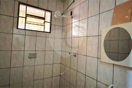 Casa ampla em bairro tranquilo – excelente oportunidade para morar ou investir!