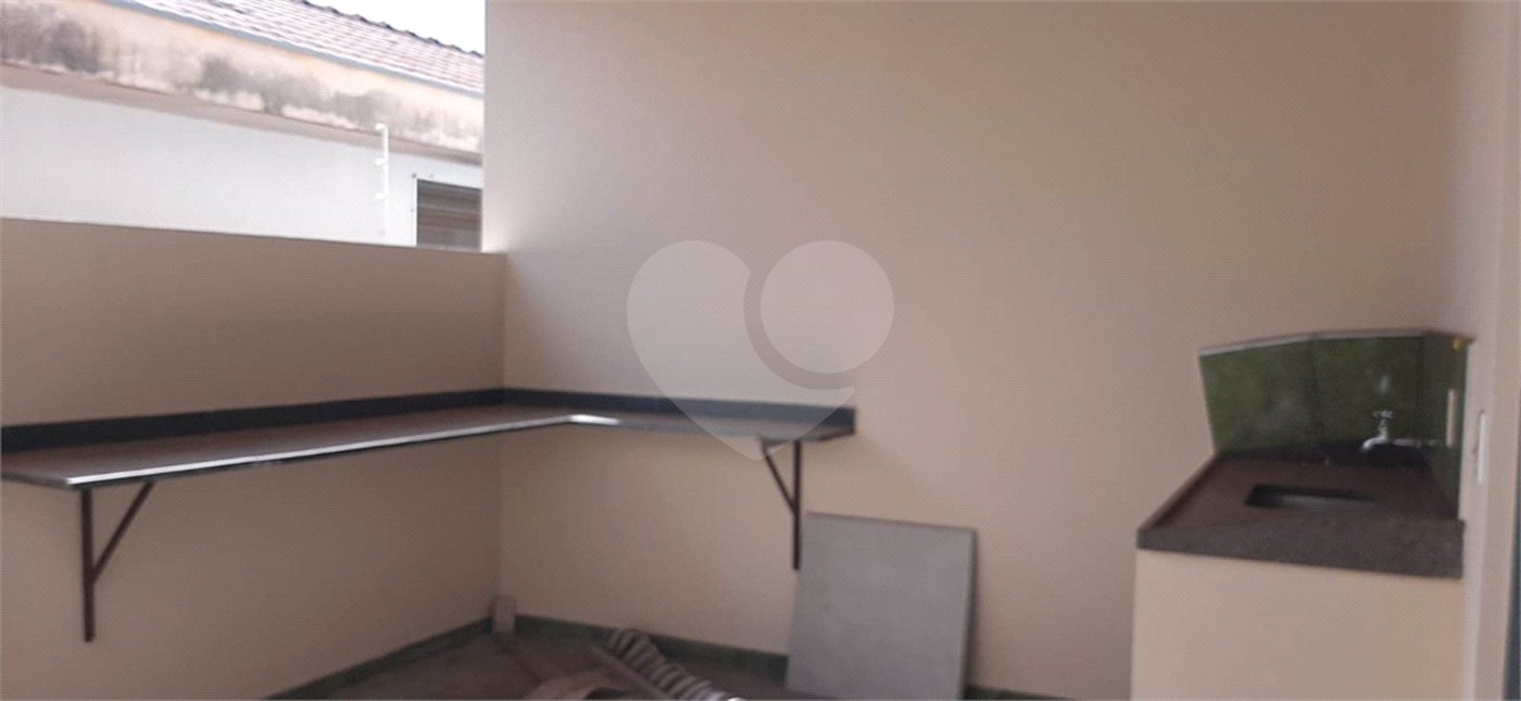 Casa térrea para venda, com 3 dormitórios, sendo 1 suíte.