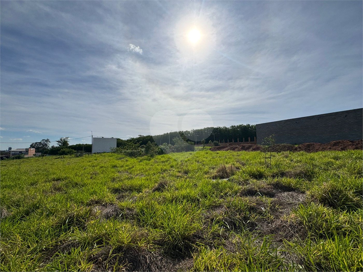 Terreno comercial com 260m2, próximo da rodovia Washington Luiz, em São Carlos.