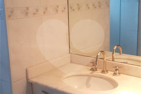 Sobrado à venda com 4 quartos, sendo 2 suítes, em Vila Hamburguesa, São Paulo, SP