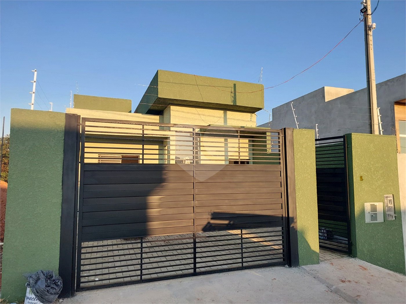 Casa Térrea à venda com 3 quartos, sendo 1 suíte, em Residencial Jardins da Catalunha, Atibaia, SP