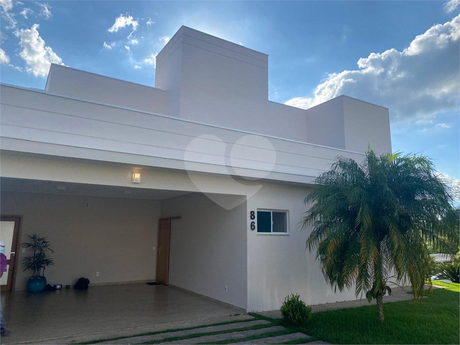 Casa à venda com 3 suítes no condomínio Residencial Central Parque, Salto - SP