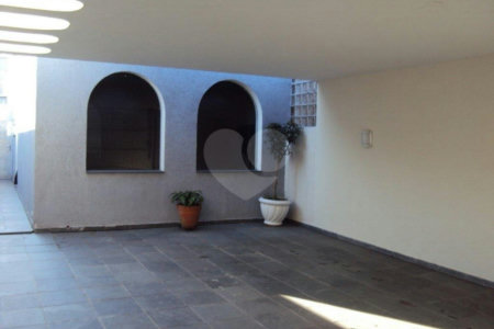 Sobrado à venda com 3 quartos, sendo 1 suíte, em Chácara Monte Alegre, São Paulo, SP
