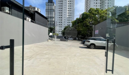 Loja à venda ou para alugar em Alto da Boa Vista, São Paulo, SP