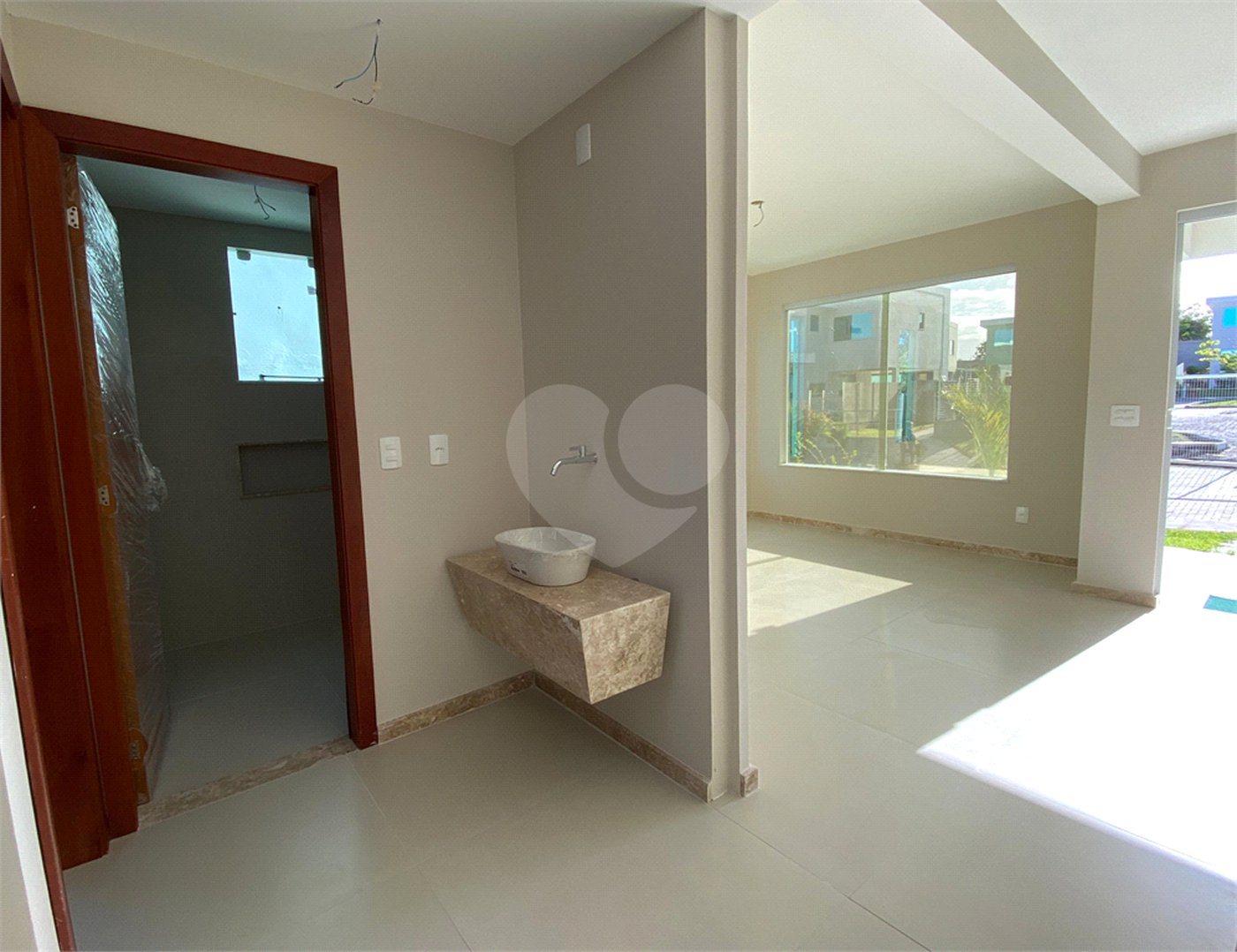 Casa à venda com 4 quartos, sendo 3 suítes, em Orla Norte, Porto Seguro, BA