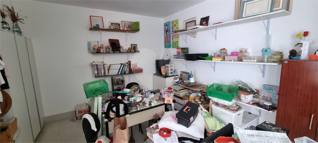 Casa à venda com 5 quartos, sendo 2 suítes, no condomínio Swiss Park, São Bernardo do Campo - SP