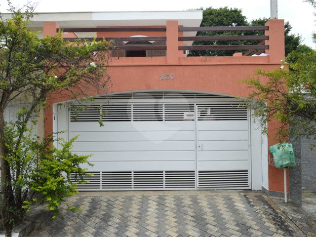 Casa à venda com 3 quartos, sendo 1 suíte,  em Jardim Prudência, São Paulo, SP