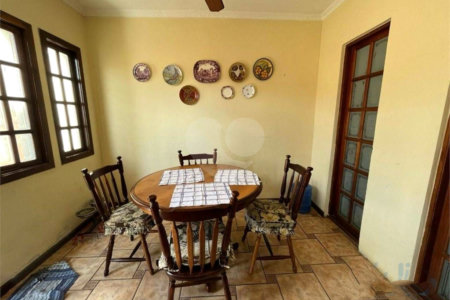 Casa à venda com 8 quartos, sendo 3 suítes, em Jardim Terceiro Centenário, Atibaia, SP