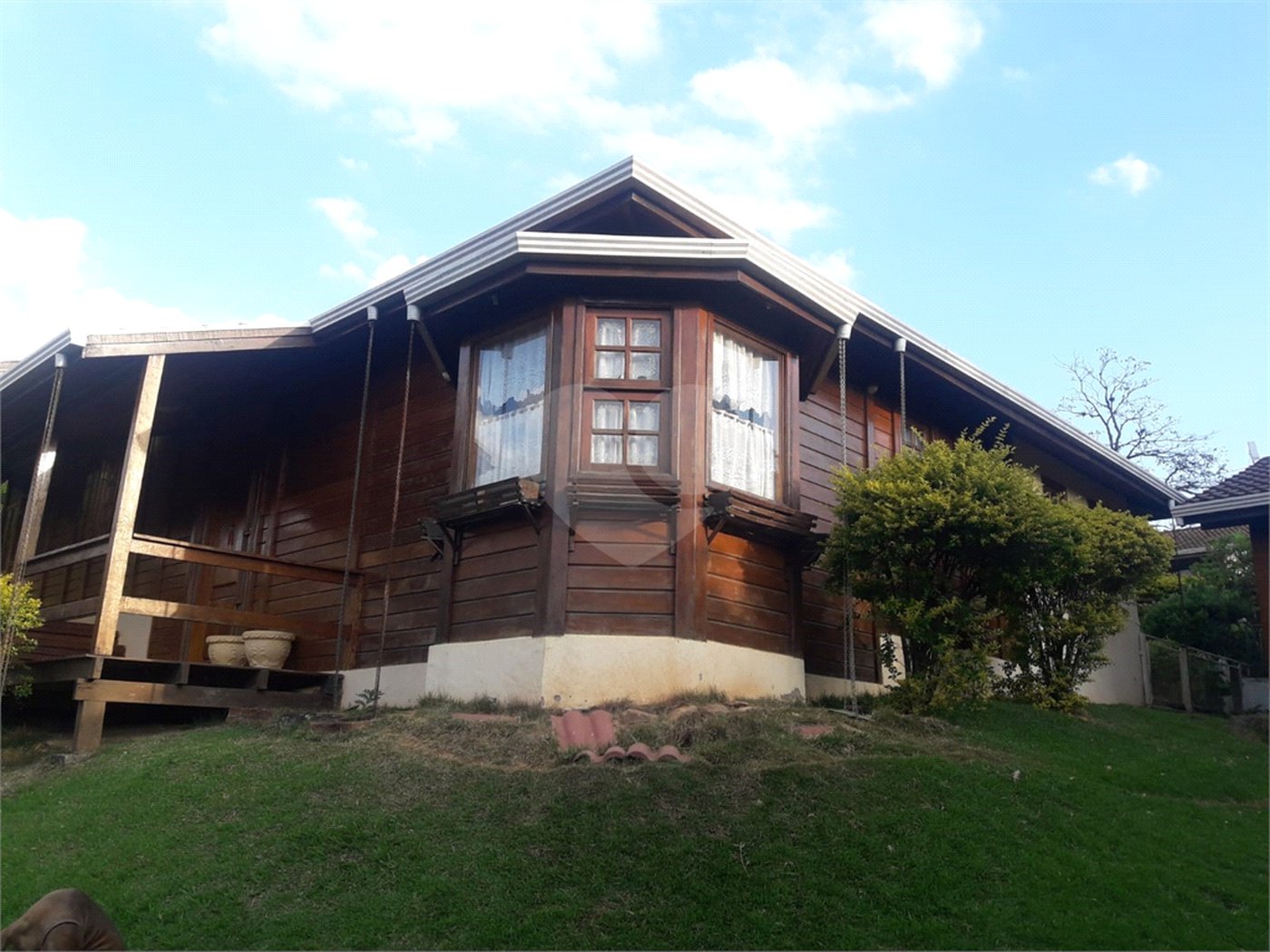 Chácara à venda com 4 quartos, sendo 2 suítes, em Loteamento Village de Atibaia, Atibaia, SP