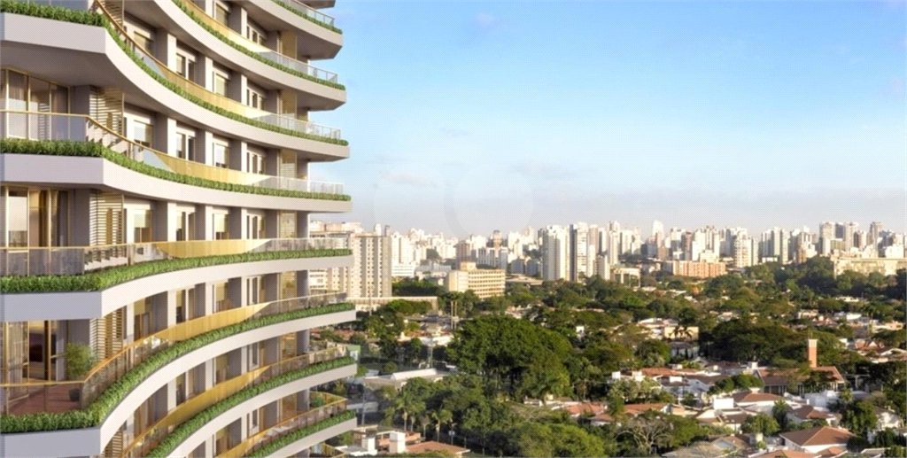 Apartamento à venda com 3 suítes em Moema, São Paulo, SP