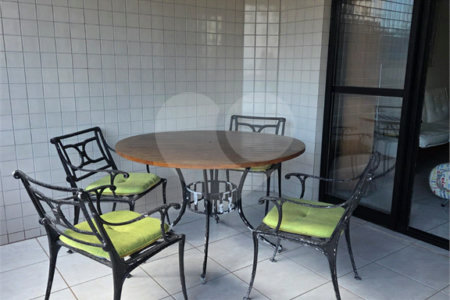 Apartamento à venda com 2 quartos, sendo 1 suíte, em Canto do Forte, Praia Grande, SP