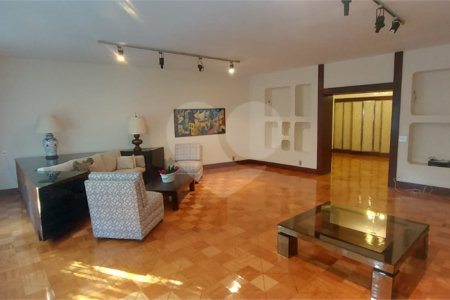 Apartamento à venda com 4 quartos, sendo 1 suíte,  em Laranjeiras, Rio de Janeiro, RJ