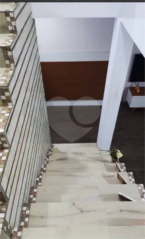 Sobrado à venda com 3 quartos, sendo 1 suíte,  em Jardim Santa Júlia, São José dos Campos, SP