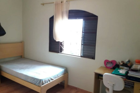 Sobrado à venda com 3 quartos, sendo 1 suíte, em Jardim Maria Duarte, São Paulo, SP