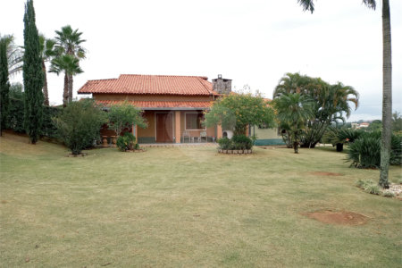 Casa à venda com 4 suítes no condomínio Estância Marambaia, Vinhedo - SP