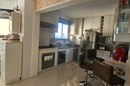 Apartamento à venda com 3 suítes em Sítio São José, Suzano, SP