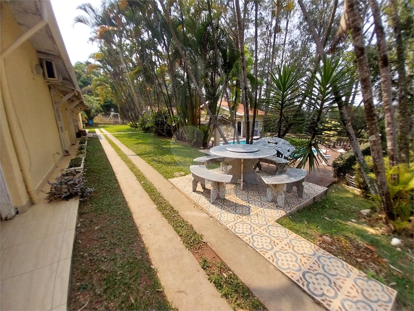 Chácara à venda ou para alugar com 3 quartos, sendo 1 suíte, em Chácaras Polozzi, Louveira, SP