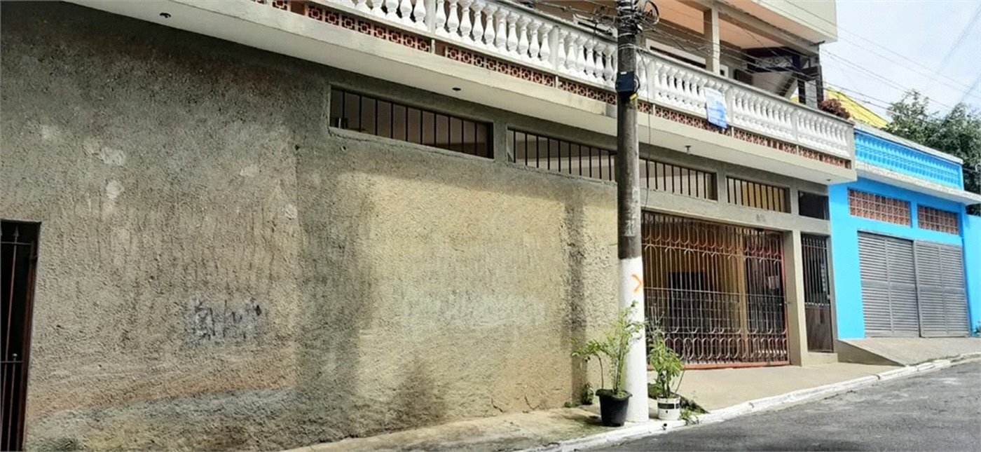 Sobrado à venda com 8 quartos em Jardim São Luís, São Paulo, SP