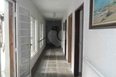 Sobrado à venda com 8 quartos, sendo 2 suítes, em Campo Belo, São Paulo, SP
