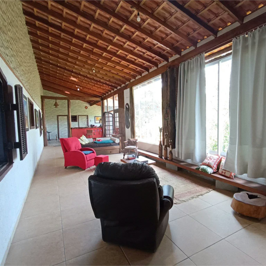 Chácara à venda com 5 quartos, sendo 3 suítes, em Vila Darcy Penteado (mailasqui), São Roque, SP