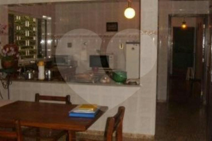 Casa Térrea à venda com 3 quartos em Vila Irmãos Arnoni, São Paulo, SP